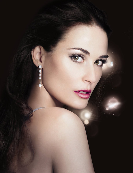 In summer 2009, the cosmetic and perfume brand Helena Rubinstein presented under the title 'Wanted' and with Hollywood actress Demi Moore a 'starshine' collection of make up and the brand's first perfume in the 21st century. 
