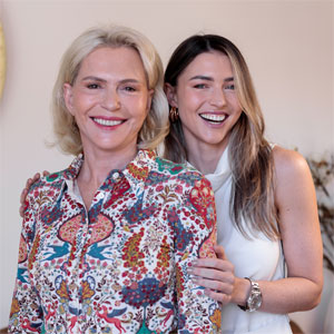 Portrait of Dr. Eva Wegrostek and Dr. Isabelle Sawetz-Paiva.