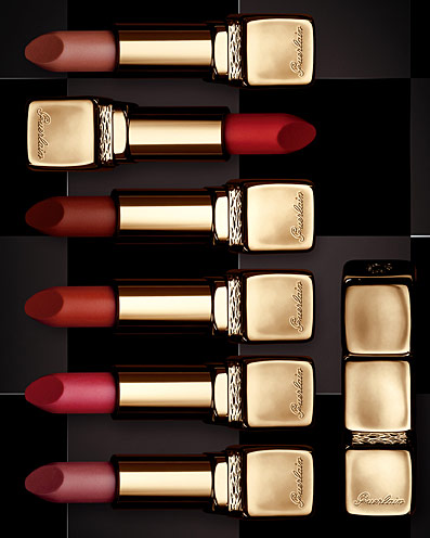 GUERLAIN fall 2008 Creative Director Olivier Échaudemaison is inspired by the liberalness of the roaring 20s for the new "Jeu de Dames" collection by Guerlain. The "Game of Women" is described as the "Game of Seduction" where the players are leaded by desire and its inherent contradictions. The motto of these women is “never exactly the same, nor exactly different”.