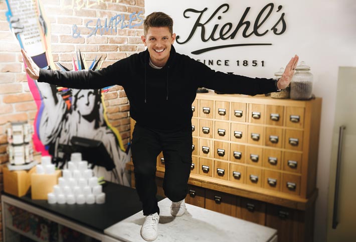 The 'Cremaholics'-campaign image shows Thomas Morgenstern in ski jumpers' landing pose - the technique is called 'Telemark', at a Kiehl's store. Photo: © Sonja Petrkowsky. 